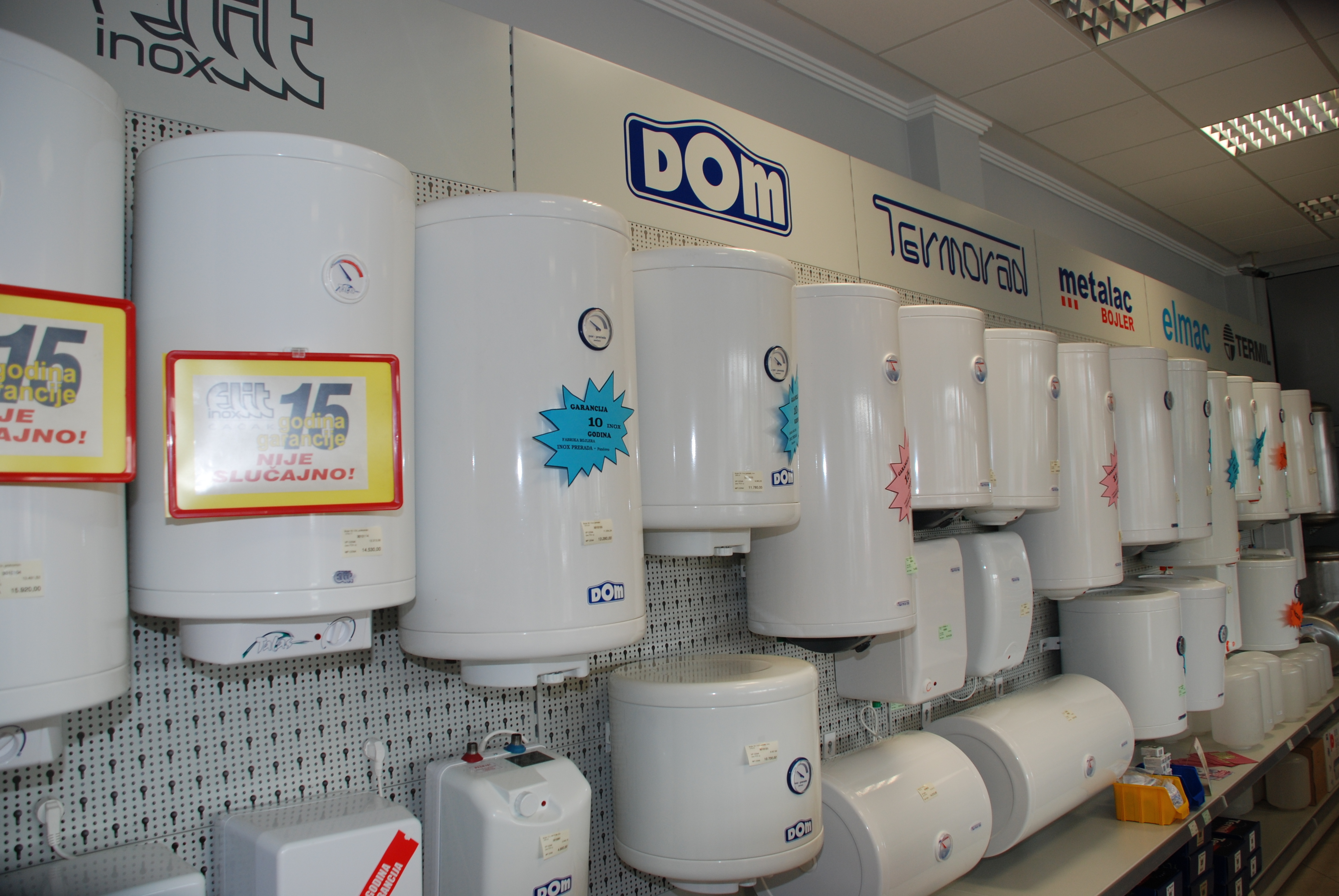 Majstor servisira bojler